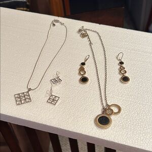 2 sets necklace and matching earrings one silver one gold tone 18 inch & 16 inch